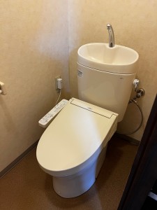 【トイレリフォーム】”お手入れ簡単な便器に取替え”